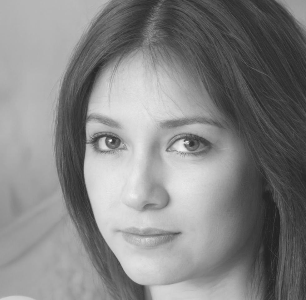 Dr. Sarah Weber - Finanzexpertin